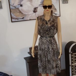 Leopard print sleeveless dress